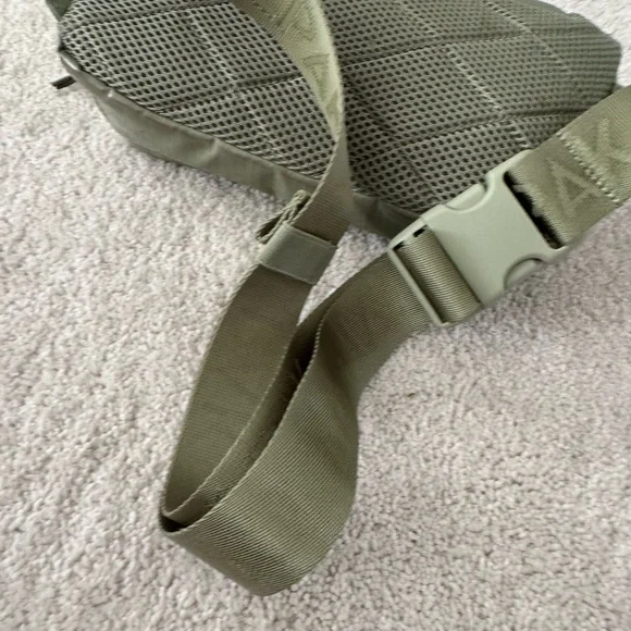 Calpak Terra Sling - Juniper Green - Picture 5 of 12